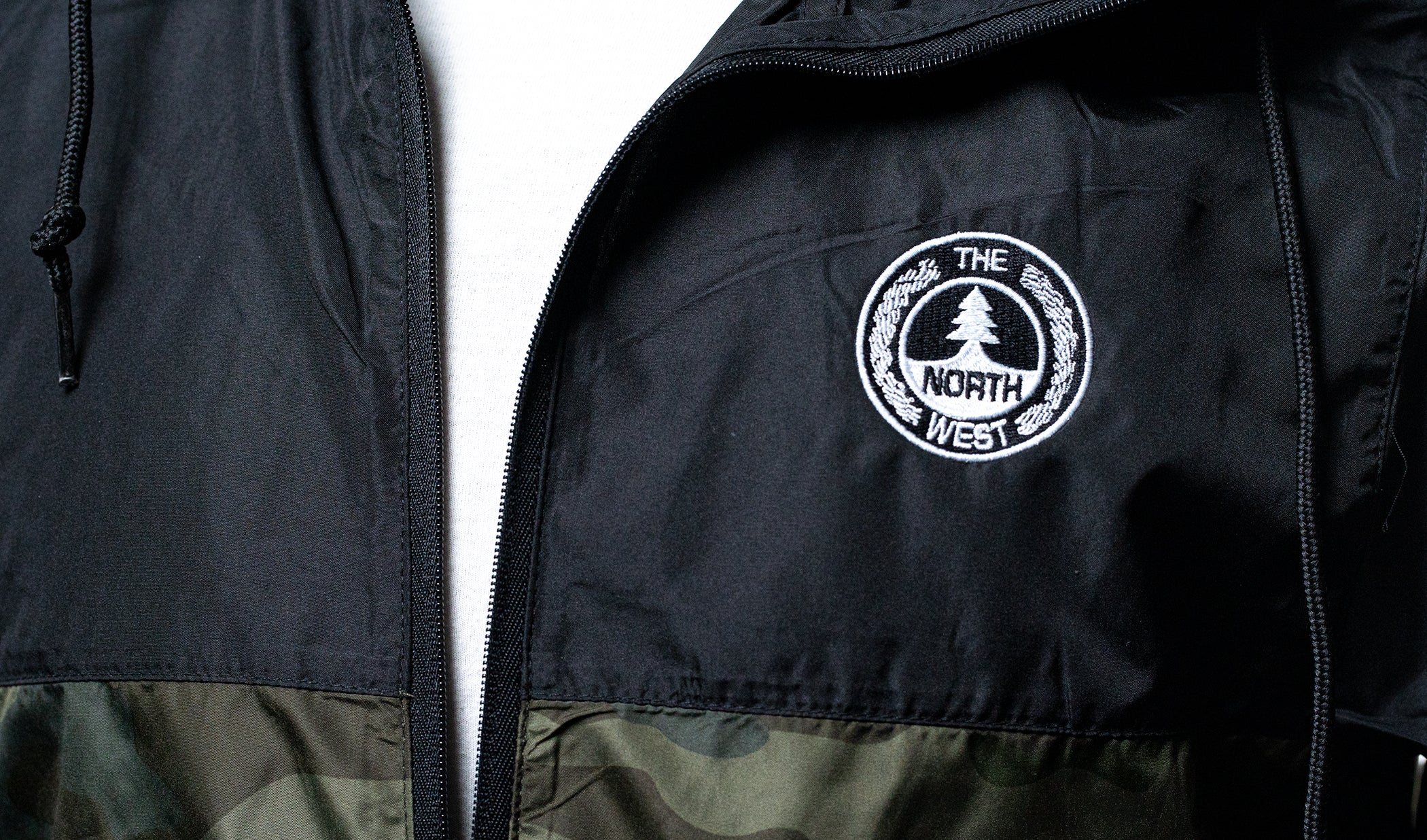 North West Circle Windbreaker Jacket - Camo