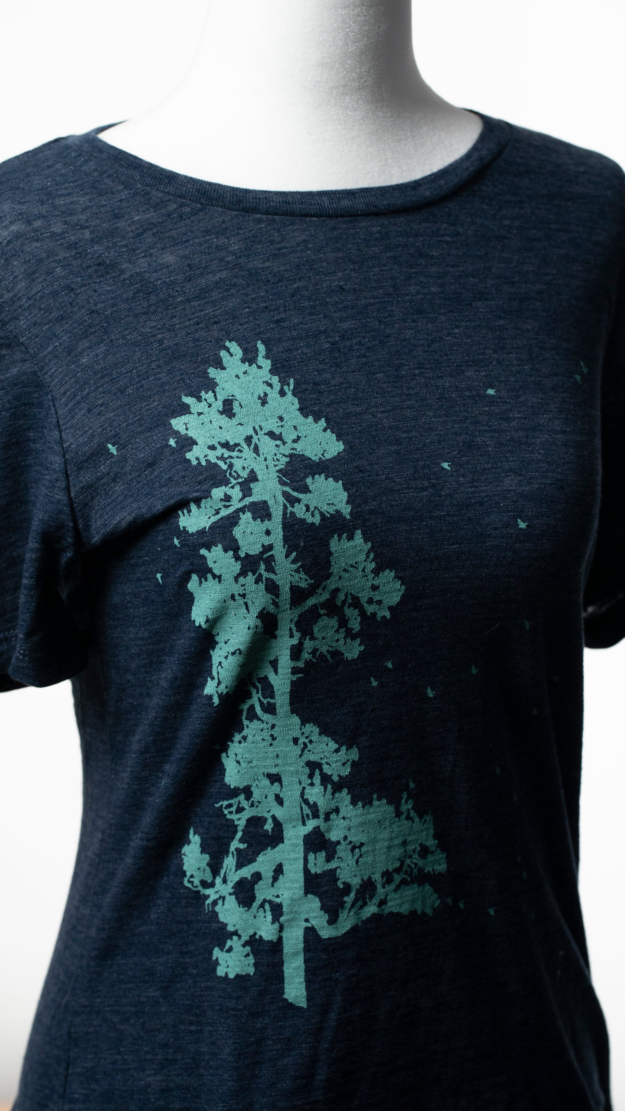 Pine Tree Flock Crew Tee Shirt [Navy]