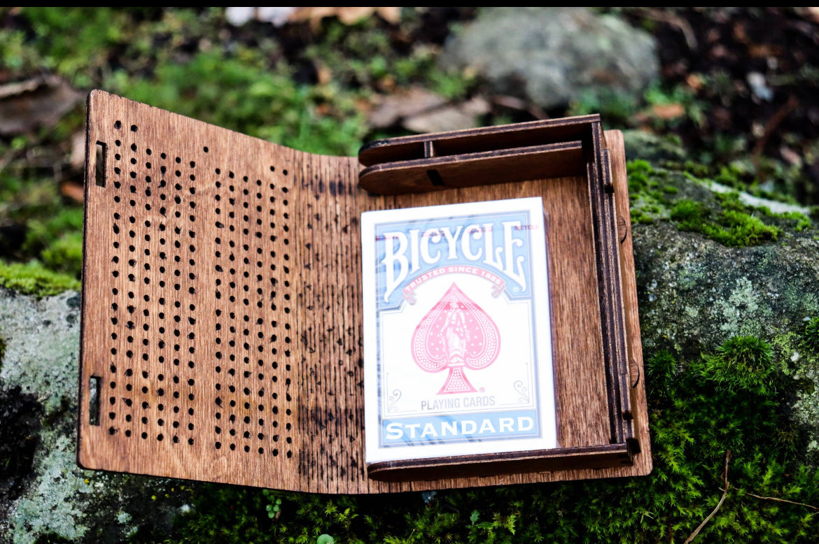 Travel Cribbage Board with living Hinge